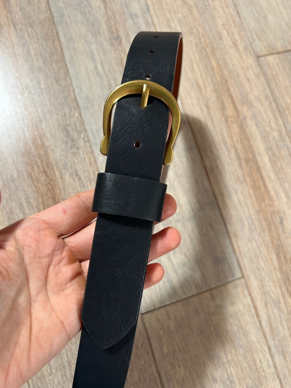 Ladies bonded faux leather black horse shoe  Belt with gold Buckle S
